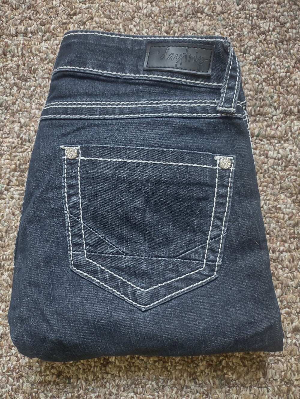 Buckle Daytrip Skinny 27x30